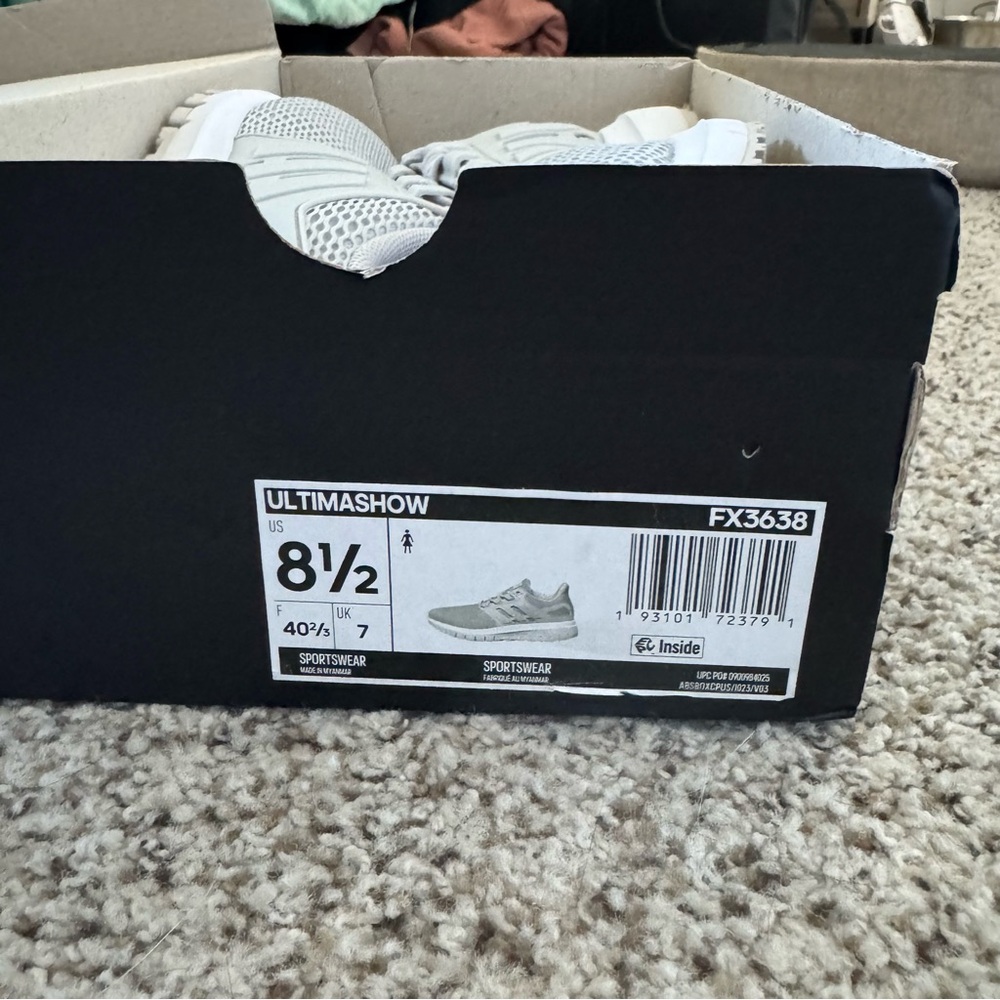 NWT Women’s 8.5 Adidas Ultimashow FX3638 Grey Running Shoes - Picture 6 of 7
